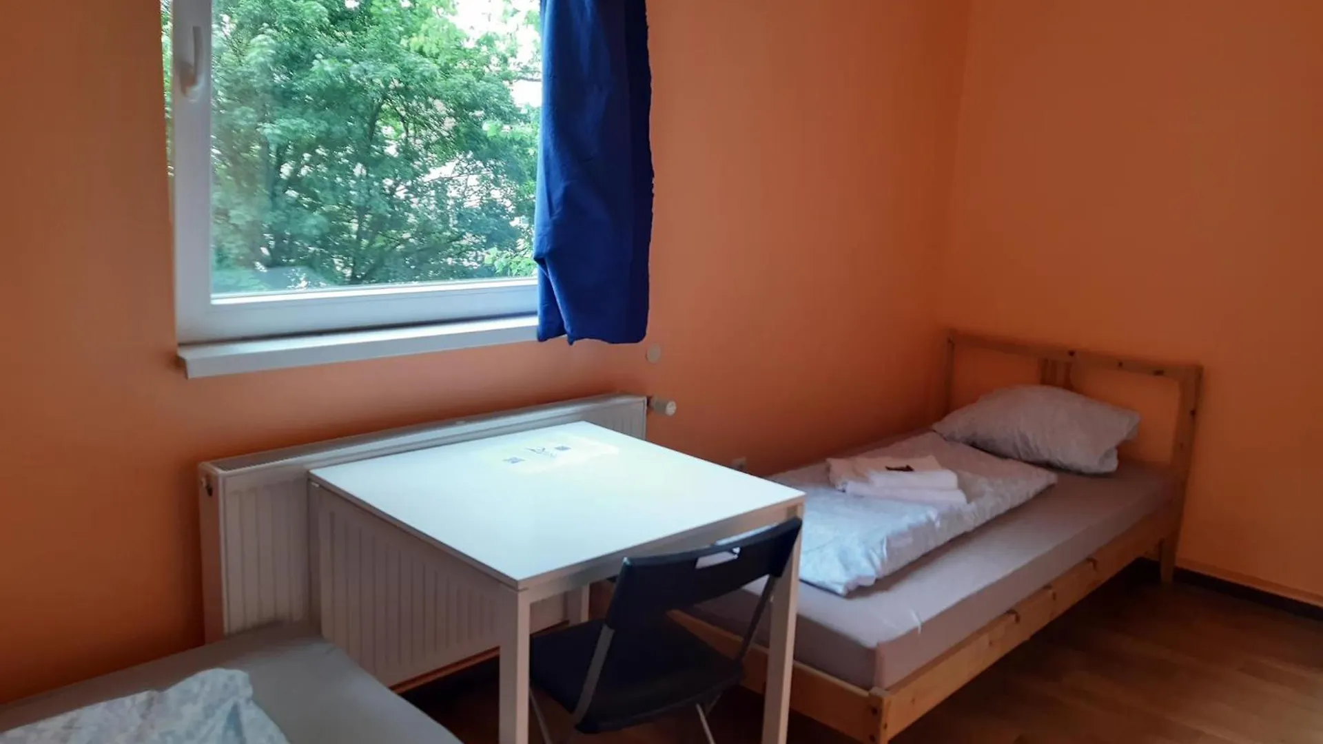 Low Budget Allach Hostel Rooms & Apartments Tub 19A München
