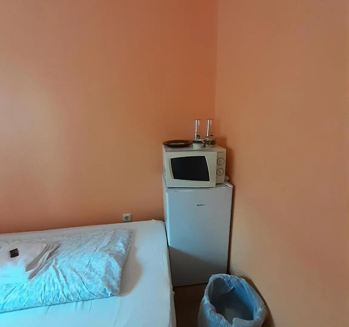 Low Budget Allach Hostel Rooms & Apartments Tub 19A München