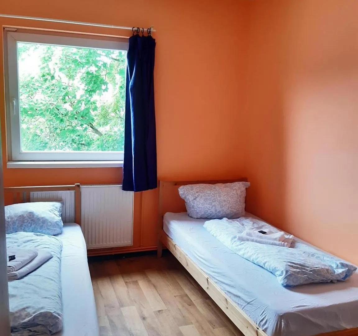 Low Budget Allach Hostel Rooms & Apartments Tub 19A München