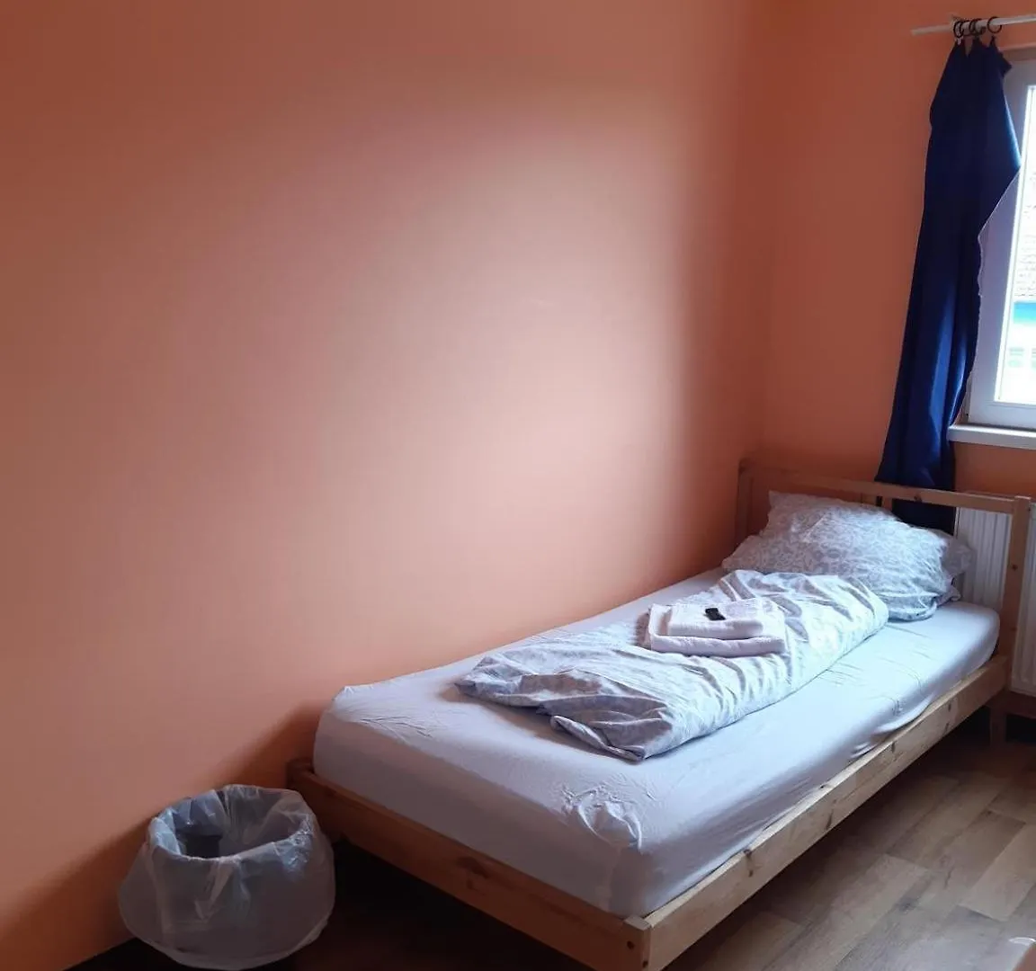 Low Budget Allach Hostel Rooms & Apartments Tub 19A München