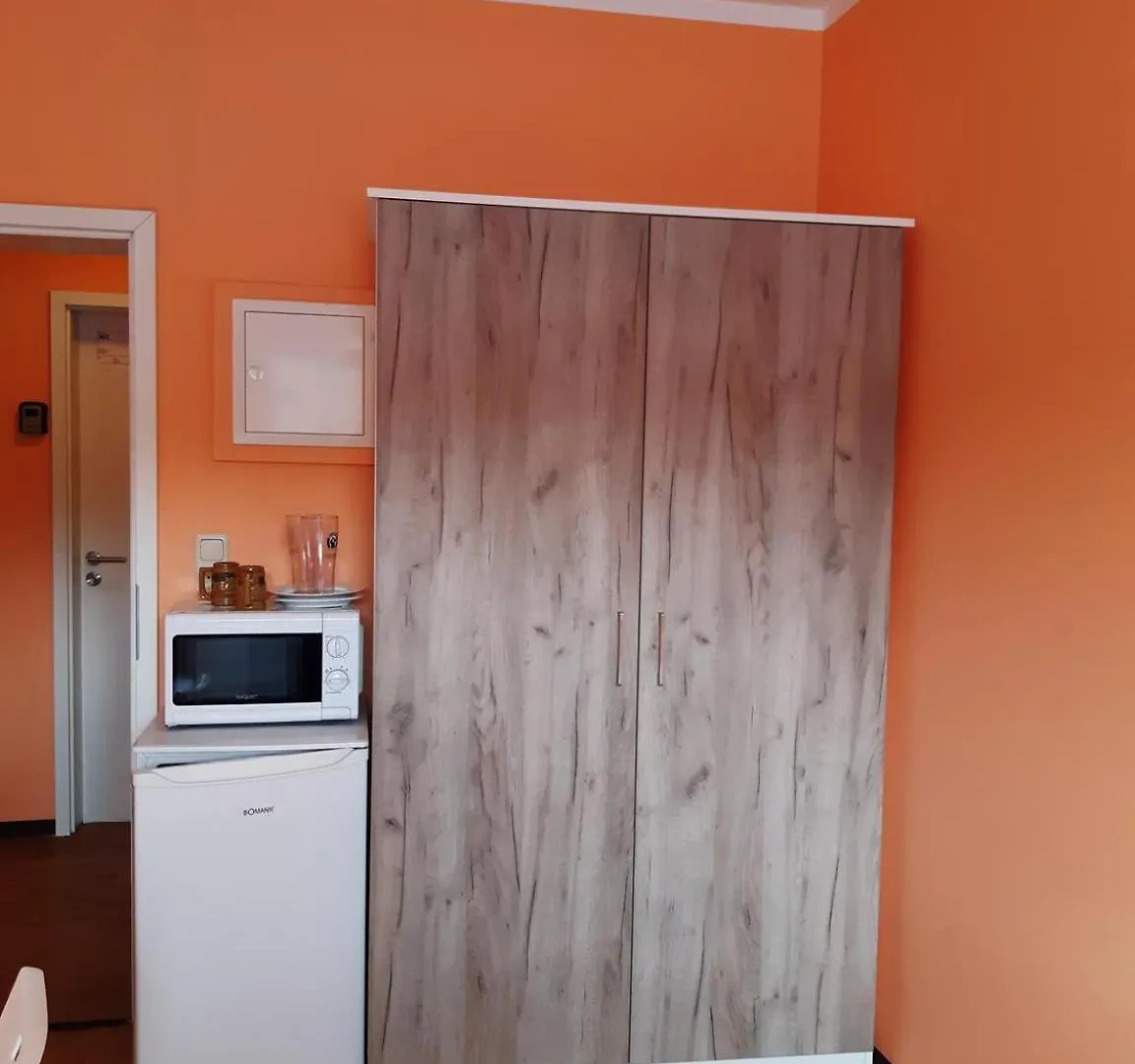 Low Budget Allach Hostel Rooms & Apartments Tub 19A München Deutschland