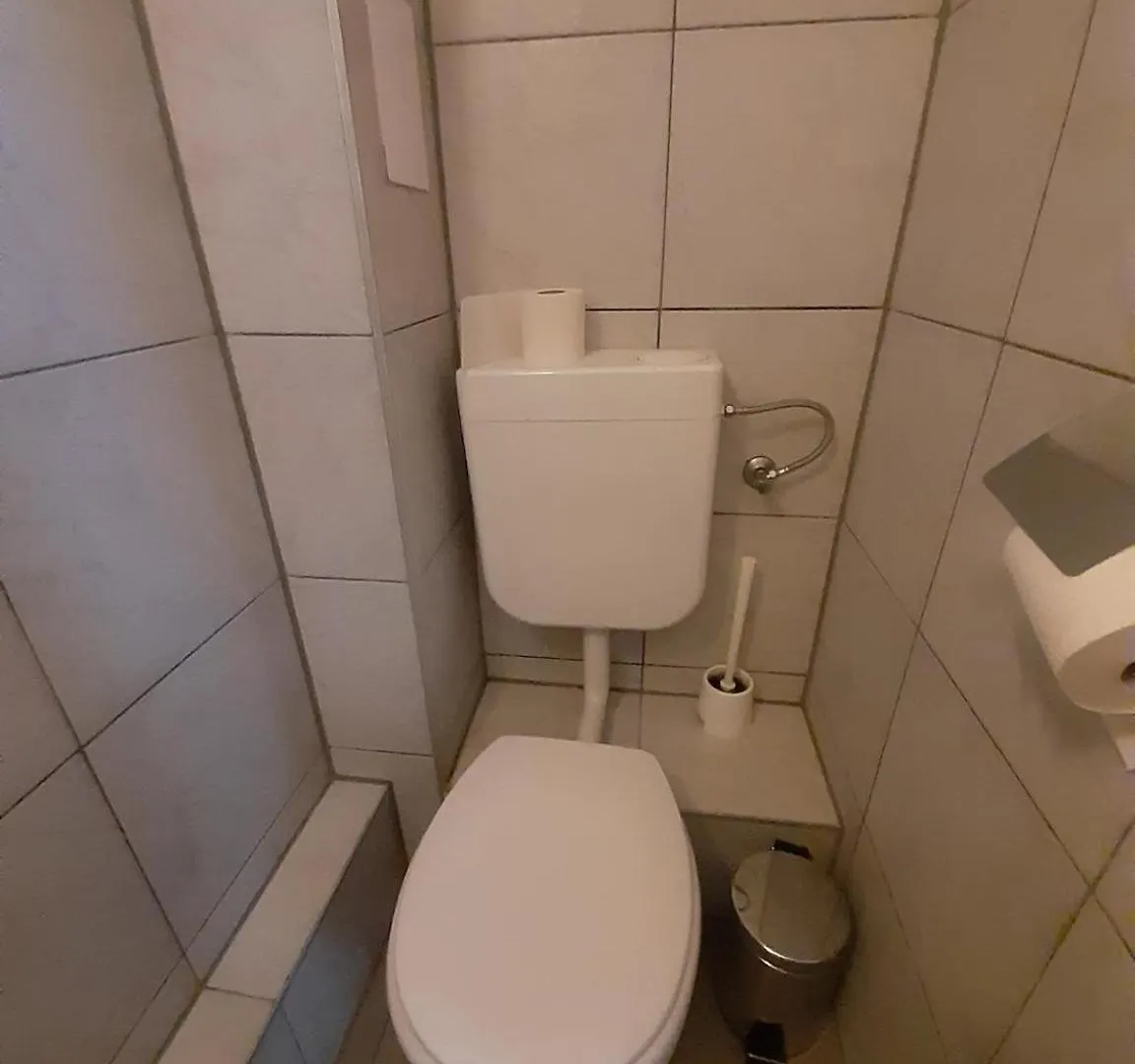 Low Budget Allach Hostel Rooms & Apartments Tub 19A Munich