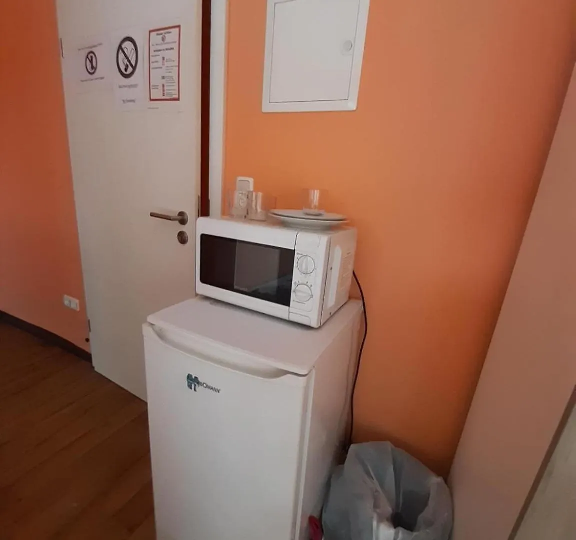 Low Budget Allach Hostel Rooms & Apartments Tub 19A Munich