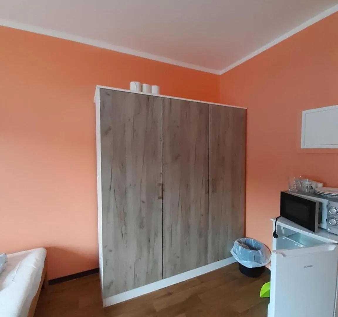 Low Budget Allach Hostel Rooms & Apartments Tub 19A Munich