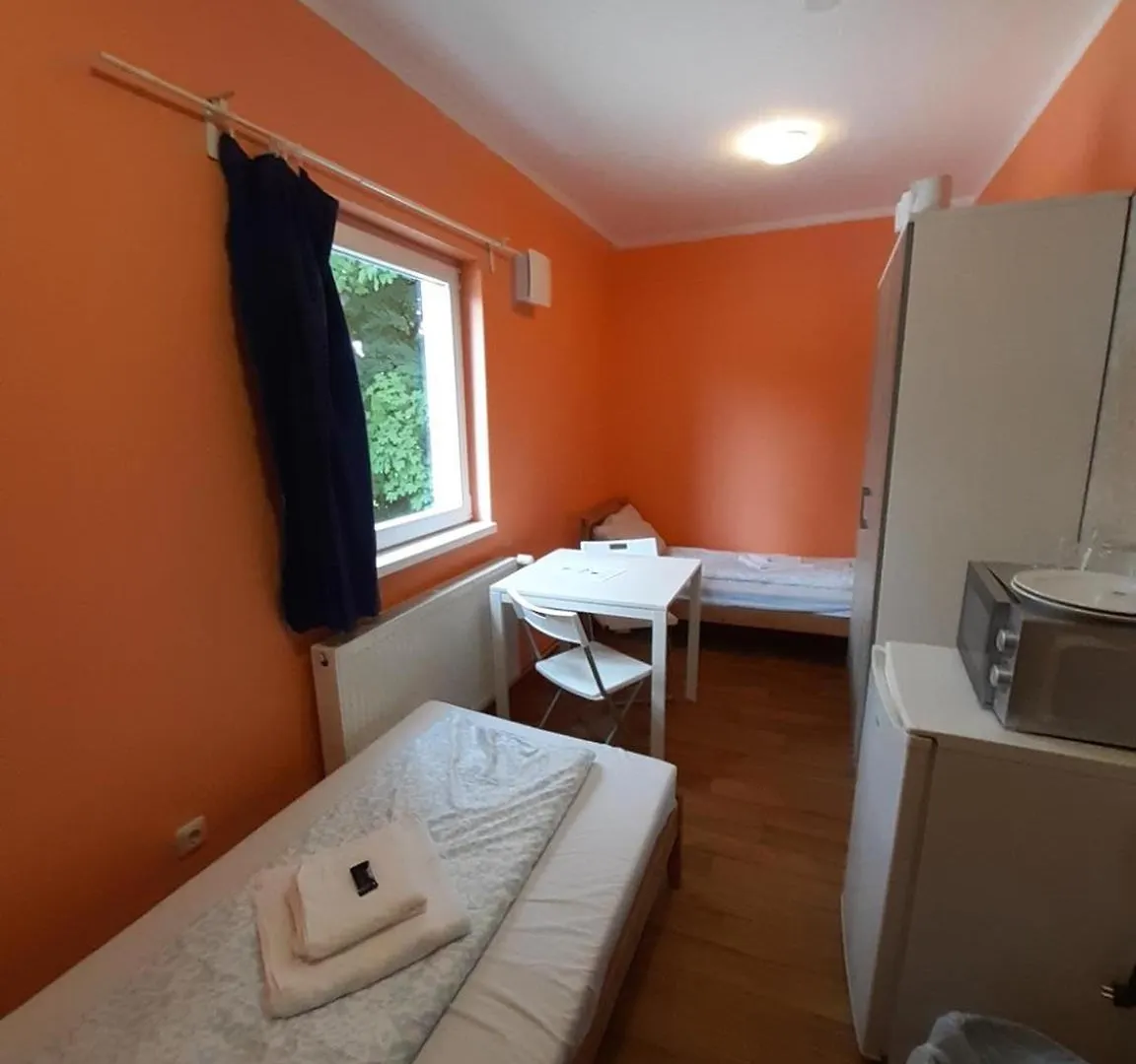 Low Budget Allach Hostel Rooms & Apartments Tub 19A Munich Germany