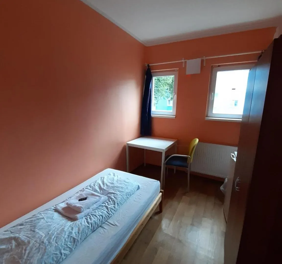 Low Budget Allach Hostel Rooms & Apartments Tub 19A Munich