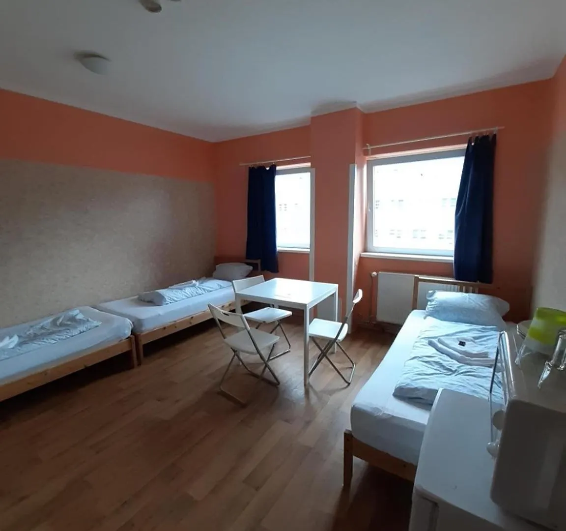 Low Budget Allach Hostel Rooms & Apartments Tub 19A München