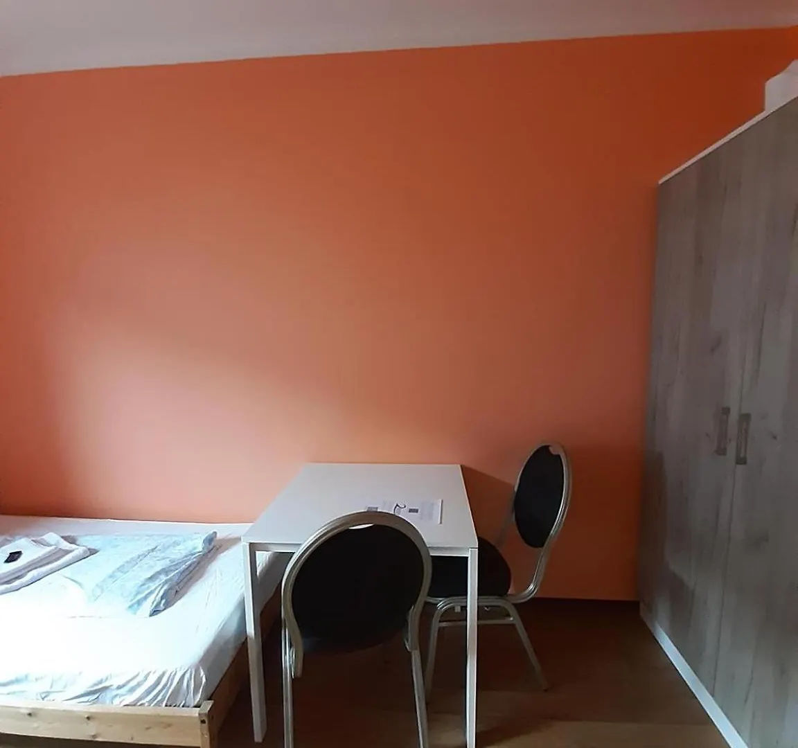 Low Budget Allach Hostel Rooms & Apartments Tub 19A Munich