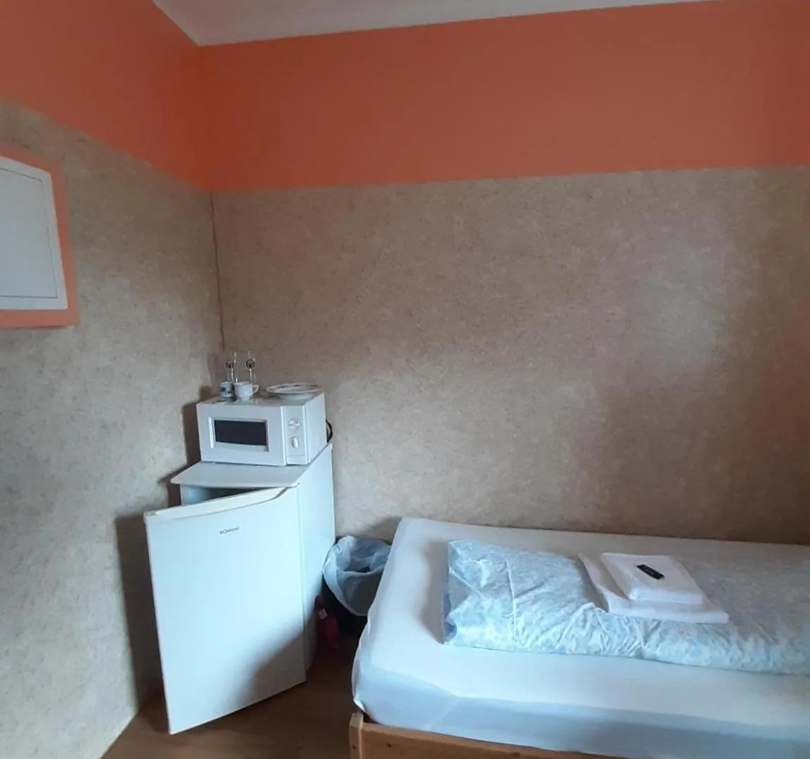 Low Budget Allach Hostel Rooms & Apartments Tub 19A Munich Germany