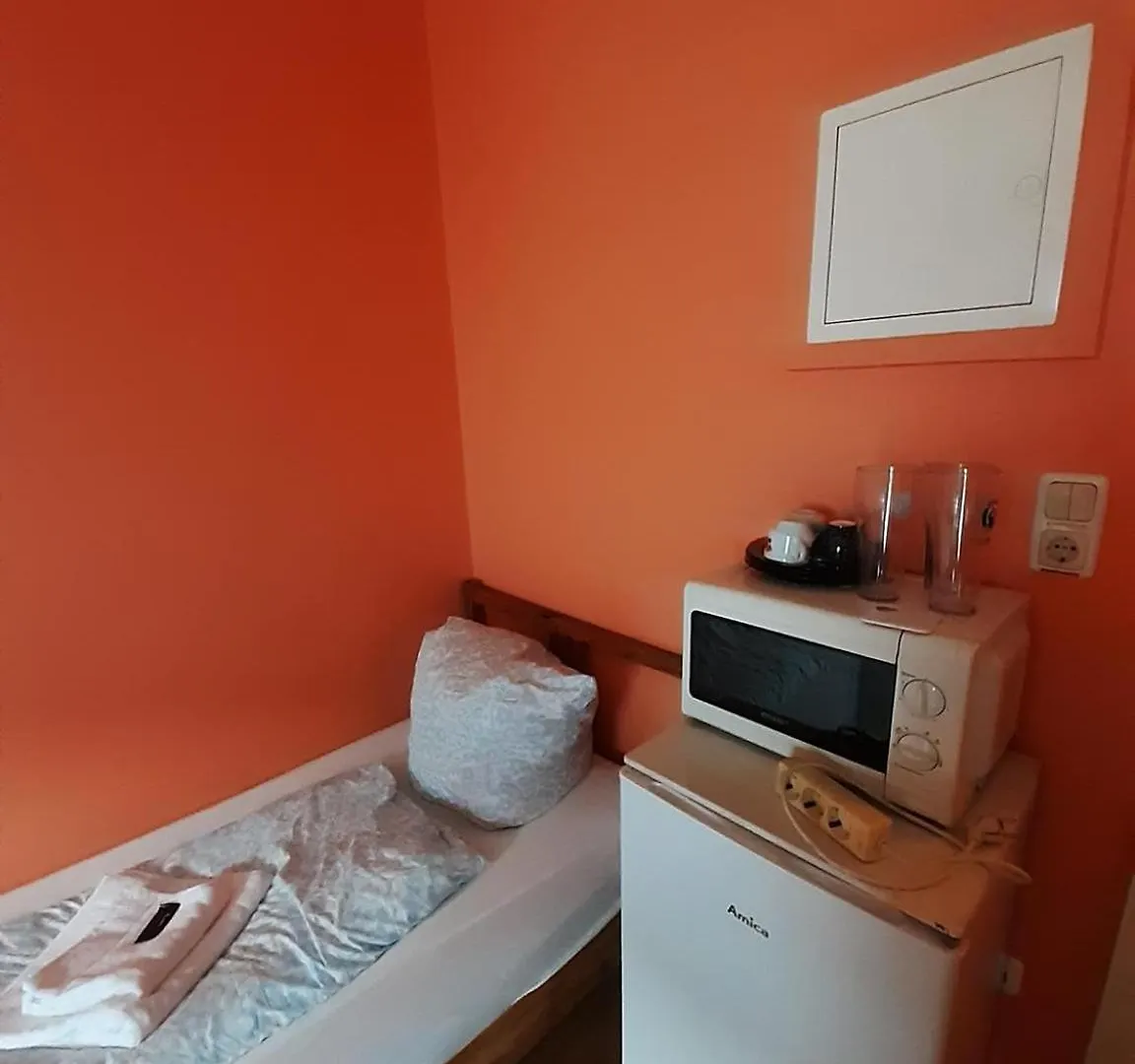 Low Budget Allach Hostel Rooms & Apartments Tub 19A Munich 0*,