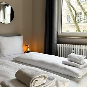 2* מלון Sendlinger Tor