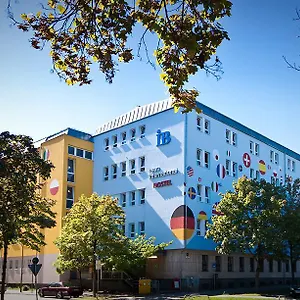  Hostel Haus International