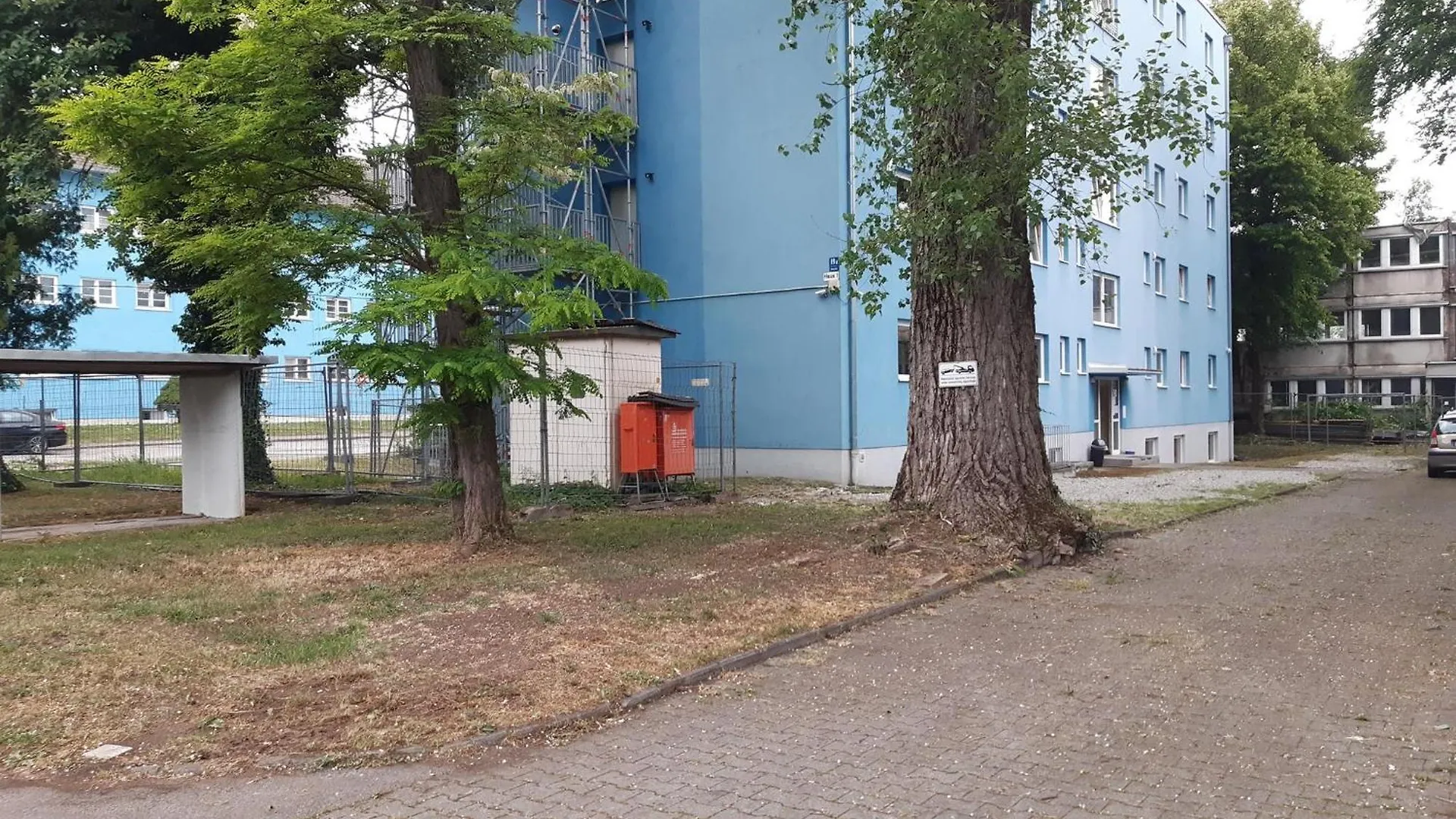 Low Budget Allach Hostel Rooms & Apartments Tub 19A location