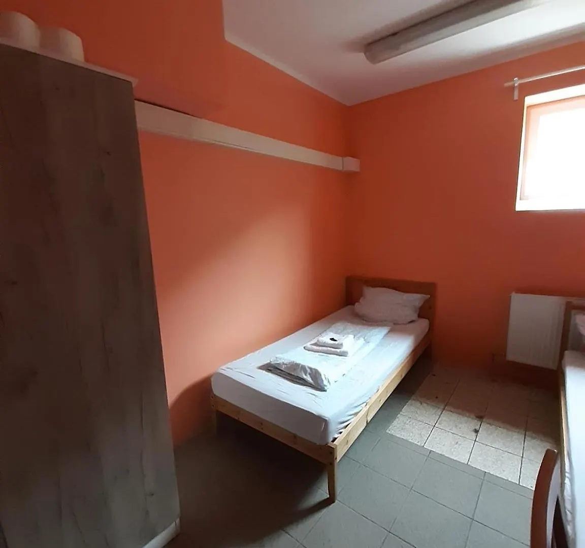 Low Budget Allach Hostel Rooms & Apartments Tub 19A Munich Germany