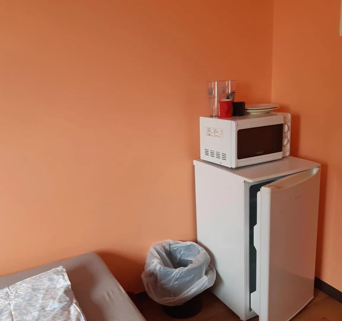 Low Budget Allach Hostel Rooms & Apartments Tub 19A Munich