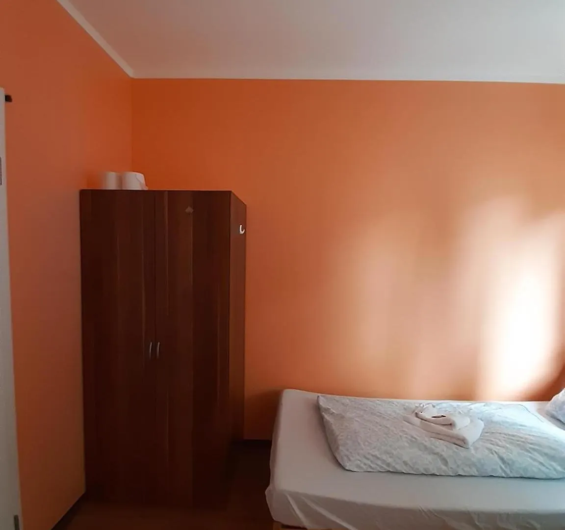 Low Budget Allach Hostel Rooms & Apartments Tub 19A München 0*,