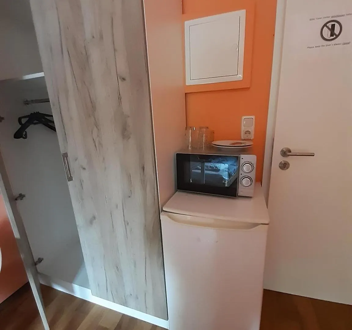 Low Budget Allach Hostel Rooms & Apartments Tub 19A München