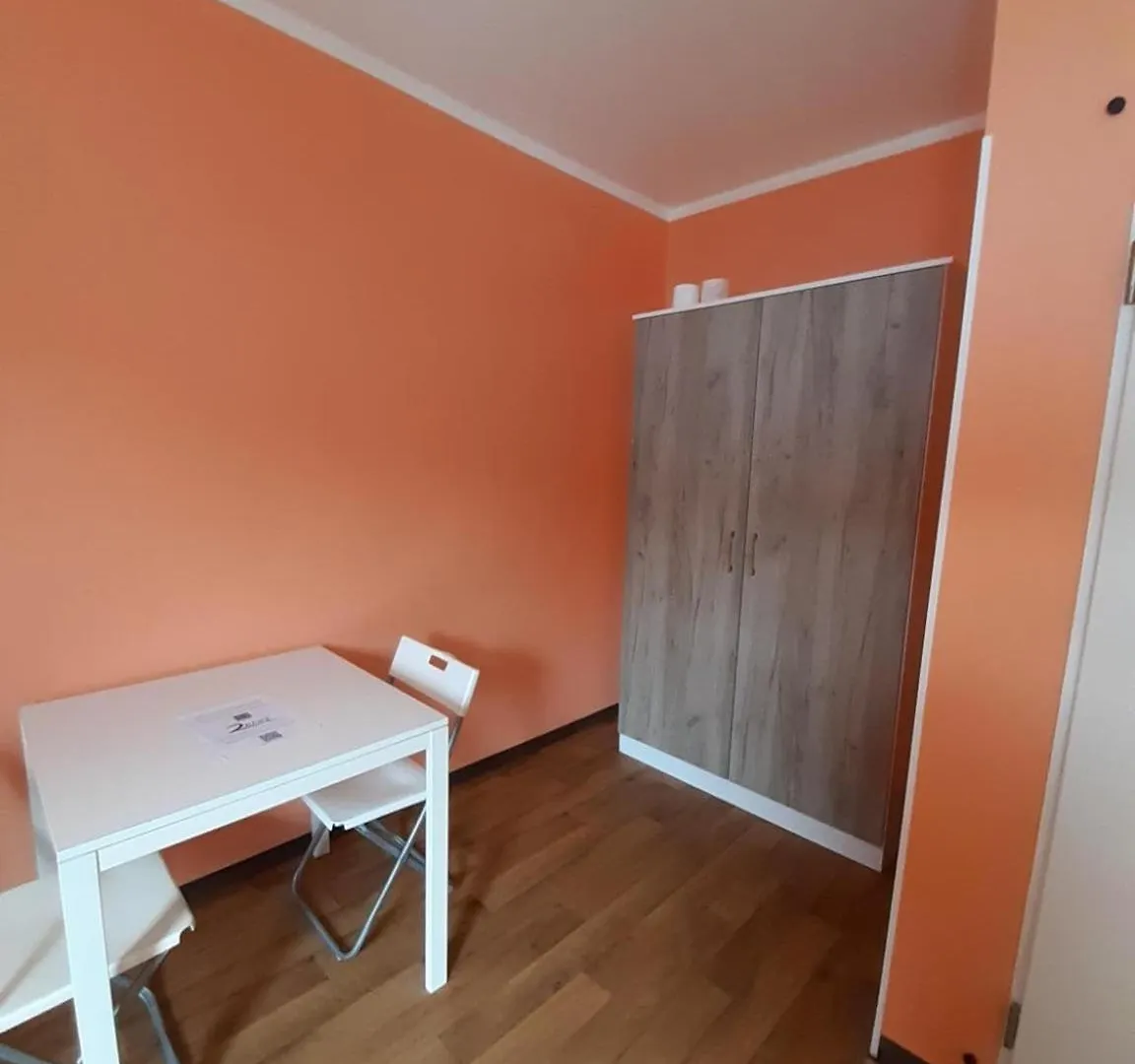 Low Budget Allach Hostel Rooms & Apartments Tub 19A München
