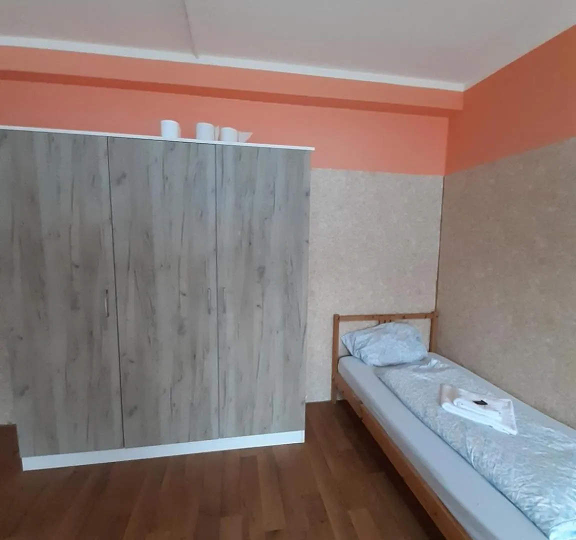 Low Budget Allach Hostel Rooms & Apartments Tub 19A München Tyskland