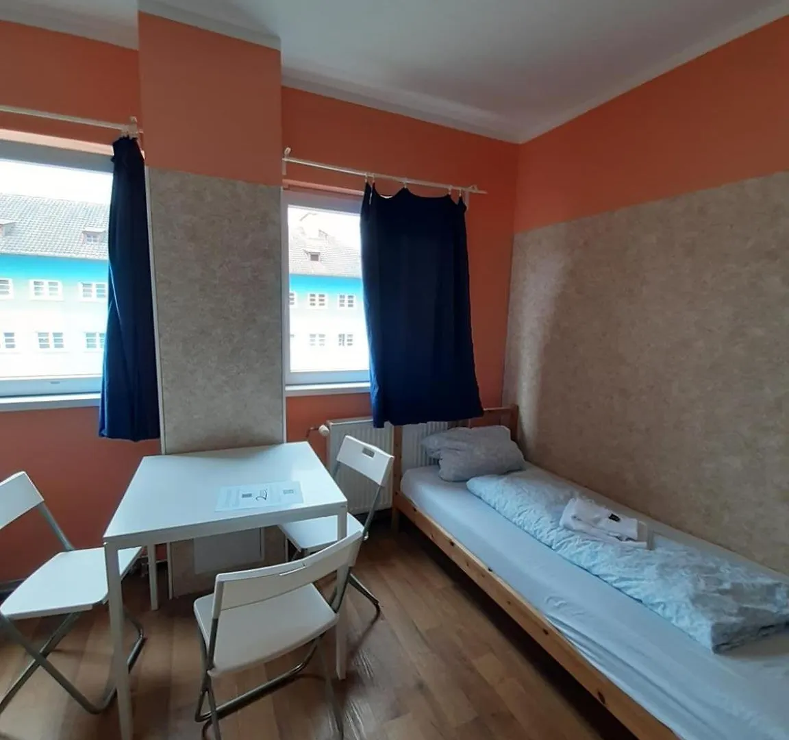 Low Budget Allach Hostel Rooms & Apartments Tub 19A München
