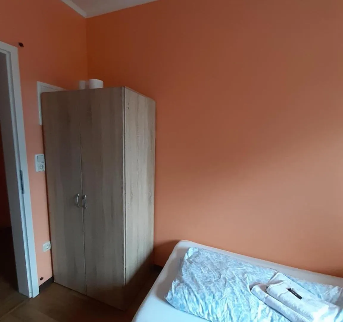 Low Budget Allach Hostel Rooms & Apartments Tub 19A München