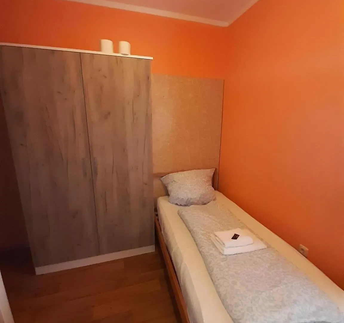 Low Budget Allach Hostel Rooms & Apartments Tub 19A München Tyskland