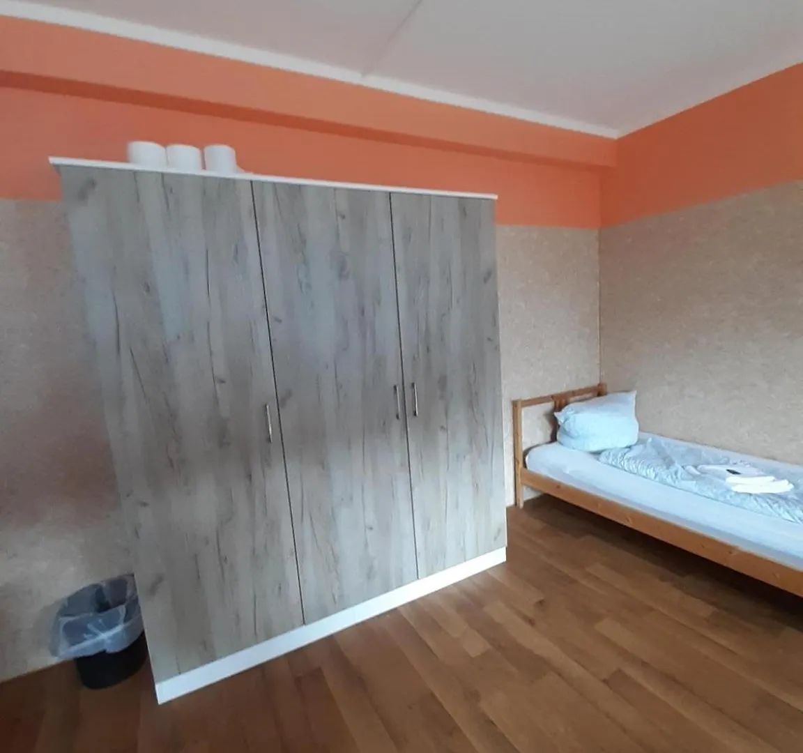 Low Budget Allach Hostel Rooms & Apartments Tub 19A München