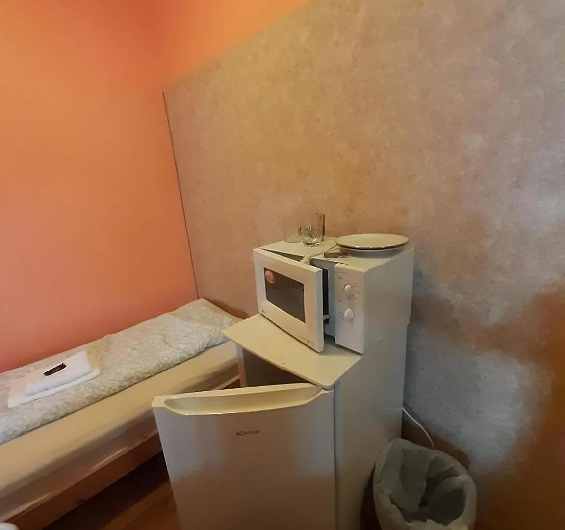 Low Budget Allach Hostel Rooms & Apartments Tub 19A München
