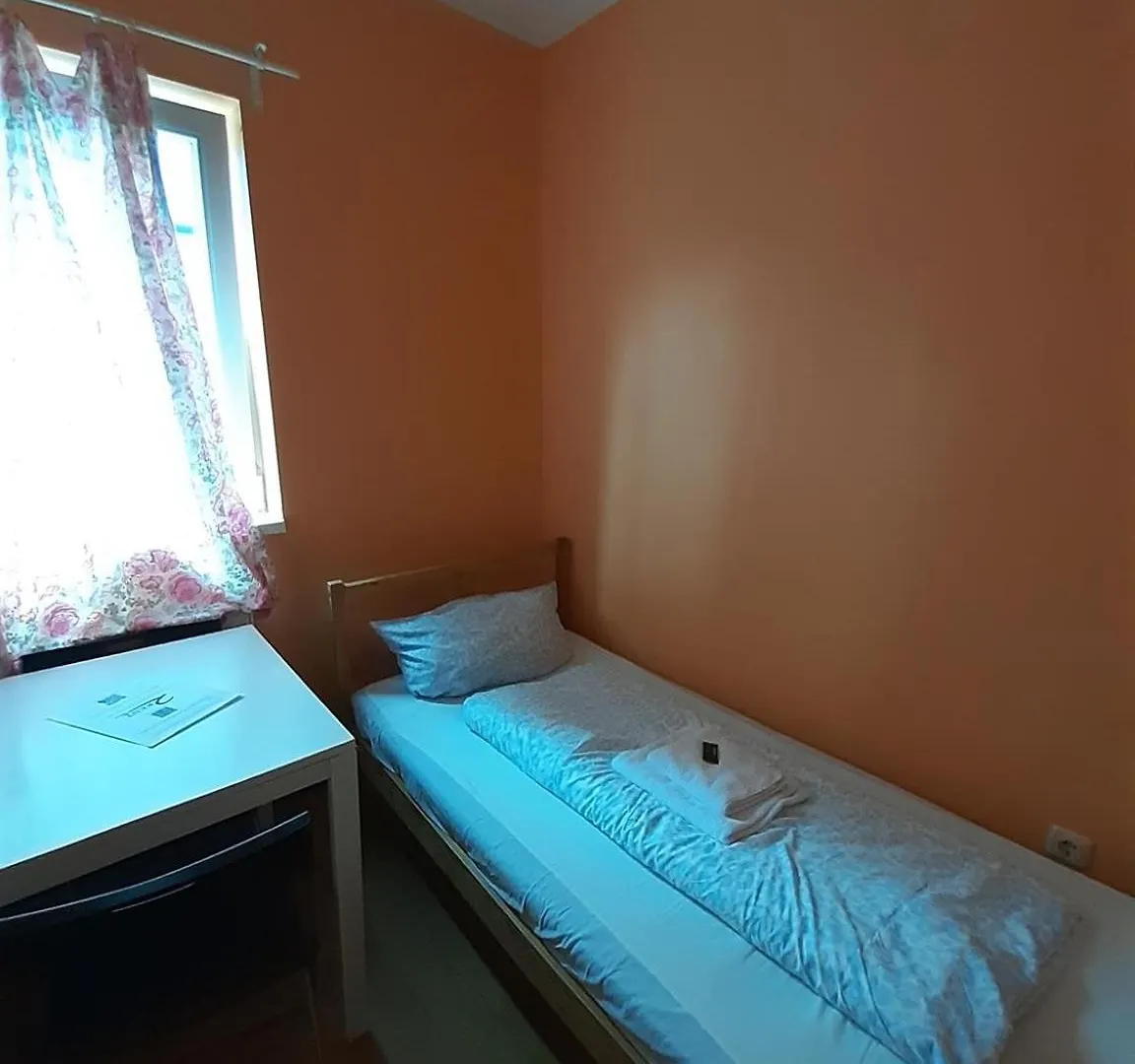 Low Budget Allach Hostel Rooms & Apartments Tub 19A München