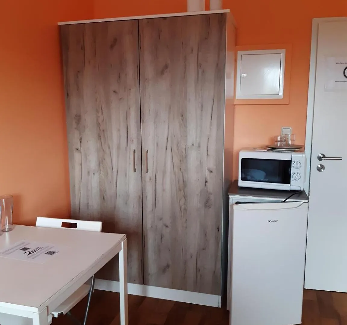 Low Budget Allach Hostel Rooms & Apartments Tub 19A Munich