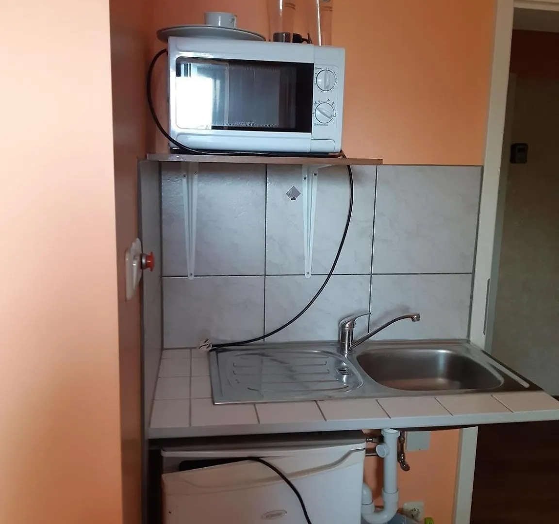 Low Budget Allach Hostel Rooms & Apartments Tub 19A Munich 0*,
