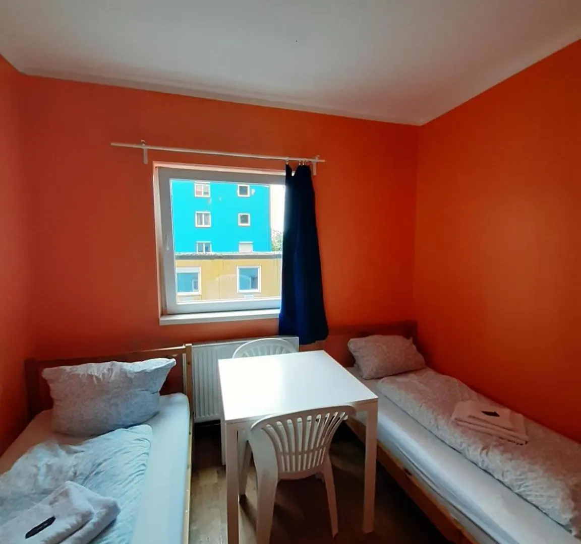 Low Budget Allach Hostel Rooms & Apartments Tub 19A Munich
